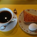 Cafe mica - モーニングサービス アーモンドバター コーヒー
