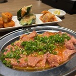 炭火焼肉 まる - 
