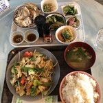 ギョウザとカレーのてっちゃん - 料理写真:ぎょうざ定食　880円