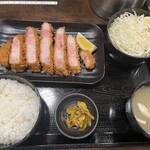 キセキ食堂 - 料理写真:熟成ロースカツ定食200g