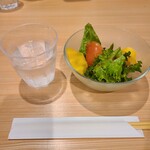 TOICHI 箱崎店 - トマト、パイナップル、レタス　新鮮でした。