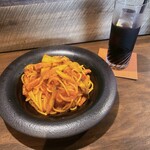 ラ リベルラ ドーロ - ベーコンとアスパラのアラビアータ