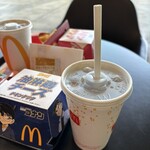 マクドナルド 上尾アリオ店 - ストローが紙になってけっこう経ちました。