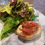 ラ リベルラ ドーロ - サラダとブルスケッタ