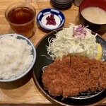 Tonkatsu Aoki - 上ロースかつ　ご飯大盛り　1,600円(税込)