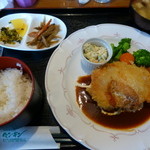レストランカフェ ペンギン - チキンカツレツ 特製デミグラスソース 和食セット ¥1180