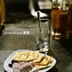 salon&bar SAMGHA - ヤマブドウクリームチーズ　700円