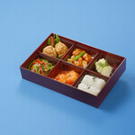 Chinese Bento (boxed lunch) 3,240 yen (tax included) or 5,400 yen (tax included)