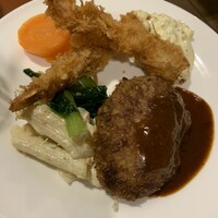 OSTERIA AL BUCO - ハンバーグ＆エビフライランチ1100円