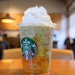 STARBUCKS COFFEE - GOHOBI メロン フラペチーノ、チョコレートチップ、シトラス果肉、エクストラホイップ 865円 → 365円