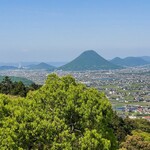 純手打うどん よしや - こんぴら様から見た飯野山