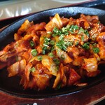 鶴カントリー倶楽部レストラン - 豚バラピリ辛炒め アップ