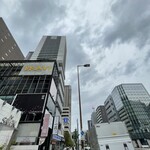 いわ志 - JR福島駅の北側エリア／左手のビルの4階まで階段です