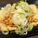 Izakaya Modyoi Yuugengaisha - 納豆油揚げ　329円　(限定)