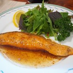 朔 Tatsuya - サーモンムニエル焦がしバターソース　1200円