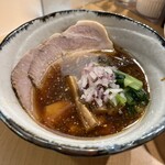 Chuuka Soba Sen No Tori - ▪️チャーシュー鰹昆布水つけ麺(塩)¥1.300
      ▪️味玉¥100
      　※醤油or★塩
      　※麺量250gor★300g
      　※味調整可能(濃いめ)
      　※油量調整可能(多め)
      　※本わさびは無料