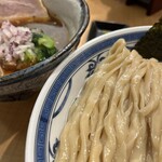 Chuuka Soba Sen No Tori - ▪️チャーシュー鰹昆布水つけ麺(塩)¥1.300
      ▪️味玉¥100
      　※醤油or★塩
      　※麺量250gor★300g
      　※味調整可能(濃いめ)
      　※油量調整可能(多め)
      　※本わさびは無料