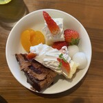 川根温泉 レストラン - 締めのデザート。ケーキが美味しかった。