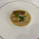 レストラン カスケード - 真鯛と帆立貝のポワレ　デュクレレ風