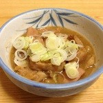 やきとり鳥一 - 《自家製★牛もつ煮込み》 毎日お店で作っています。自信の一品！！ランチでは唐揚げ1個トッピングされる方が多いです！！