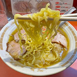 Ichiryuu - 麺は黄色い縮れ麺
