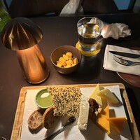 ザ タヴァン グリル＆ラウンジ - 