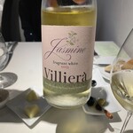 フランス料理 ル・クール - ヴィリエラ2023 フルーティで美味い。次の魚介スープ皿のペアリング