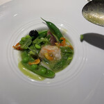 フランス料理 ル・クール - 魚介とスナップえんどう豆のガスパチョ仕立て。甘エビ、ホッキ貝、ホタルイカ、ホタテ、インゲン、えんどう豆、ミント、キャビア、そら豆とても美味かった。