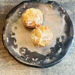 レヴォ - 満寿泉の酒粕を練りこんだグジェール