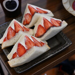 スケマサ コーヒー - あまおう２色サンド＠税込1,300円