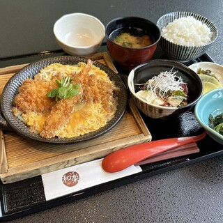 令和６年５月月替わりふわふわ卵のカツとじ定食…1330円