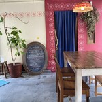 スパイス・ツリー - 逗子とは思えない店内