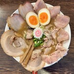 麺や 紡 - 熟成らー麺（７００円）・追加チャーシュー＋３５０円・味玉＋１００円