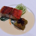 フレンチレストラン 蔦の葉 - オジサンのポワレ シャンパンソース