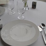 フィリップ・ミル 東京 - テーブルセッティング