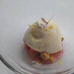 フィリップ・ミル 東京 - デザート1：桜の香りのクレームとイチゴとミントのマルムラード