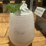 The Counter - ストロベリーシェイクのお酒が入ってるやつ