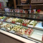 Kineya - 店内 ショーケース 洋菓子