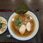 Chuukamen hanshubou iroha - サービスランチ_鶏中華そば＆チャーシュー丼(2024.04)