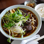 Rin - 台湾牛肉麺 800円（ライス付き）