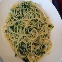 ラ･スコリエーラ - シラスと海藻のパスタ 新鮮なグリーンが美しいです