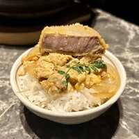 北新地焼肉 きらく - 近江牛ヒレカツとじ