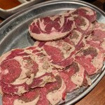 Yakiniku Horumon Ataru - タンカルビ　肉の日だから倍盛り