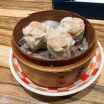 だるま焼売 - 黒豚肉汁焼売３個
