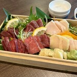 KATSUO  - 馬刺し3種類盛り合わせ（2人前） 