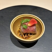 京都鉄板焼 結 - フォアグラのローストビーフ巻き