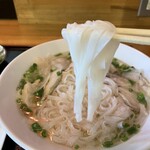 インチャン レストラン - 鶏肉のフォー。麺ちょっとやわらかめ。