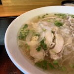 インチャン レストラン - 鶏肉のフォー。出汁おいしい！