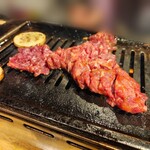 Wagyuuyakinikumo - 和牛肉塊骨つきカルビ