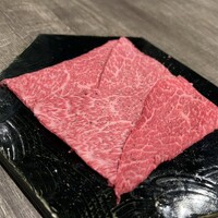 焼肉とみ 横浜関内店 - 和牛赤身肉（肩サンカク）
